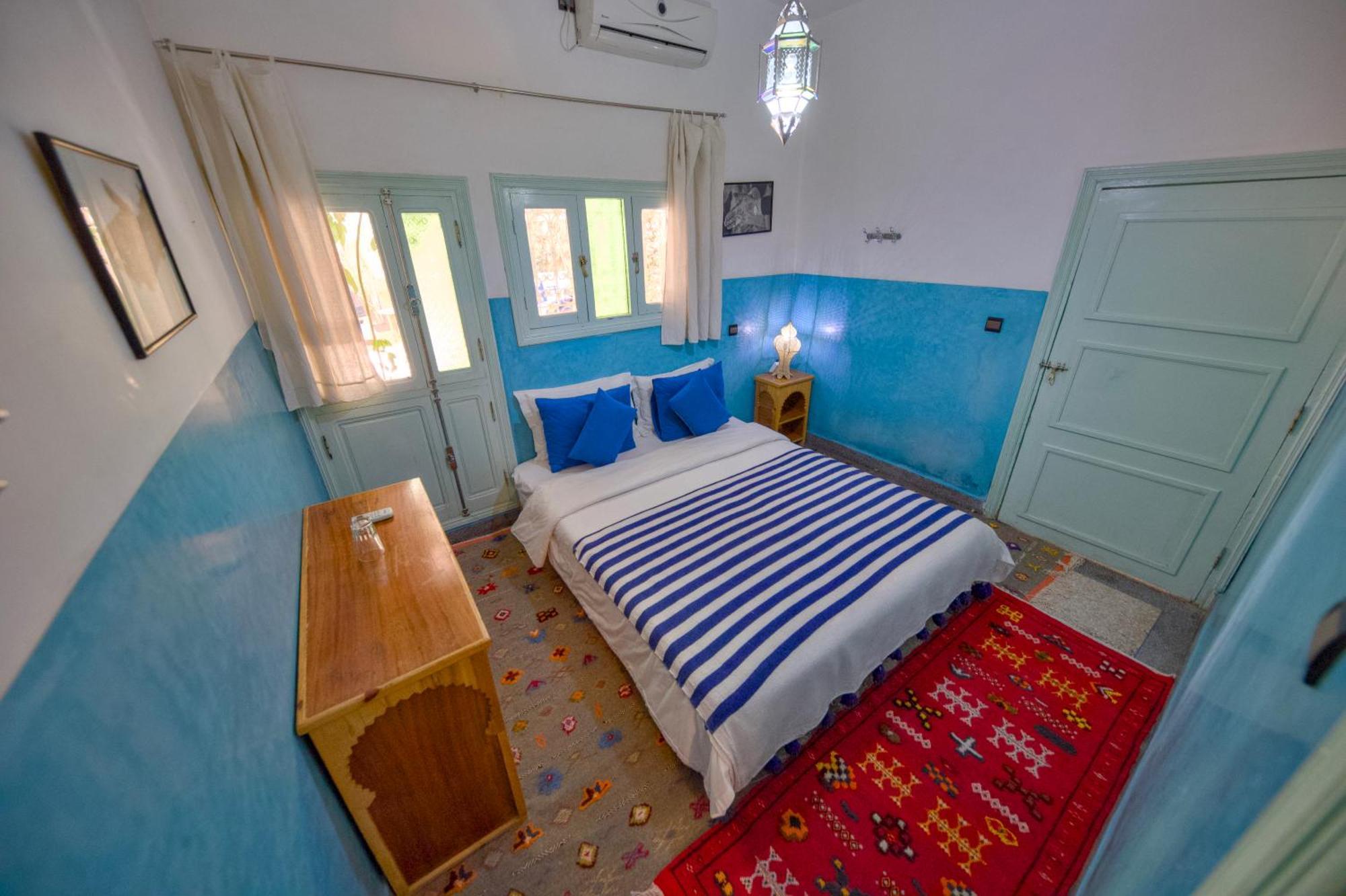 Dar Farhana Bed & Breakfast Tajda